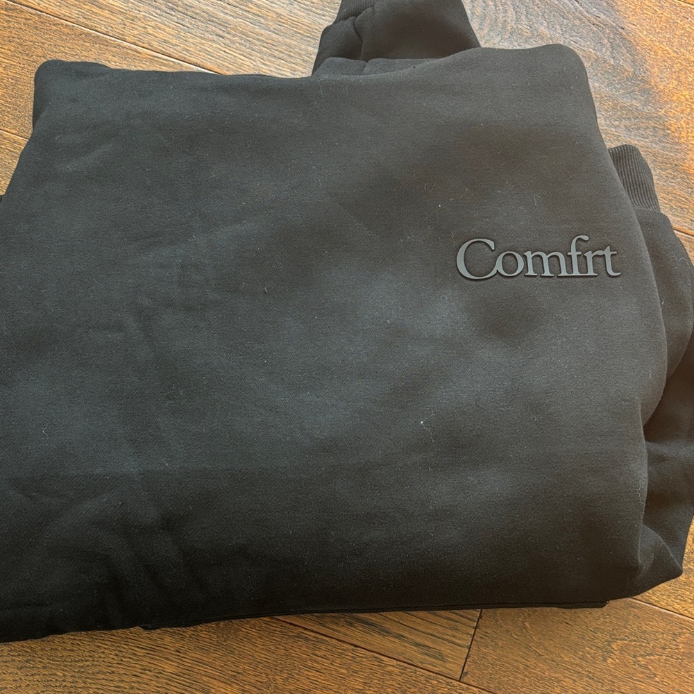 Black Comfrt hoodie, size medium